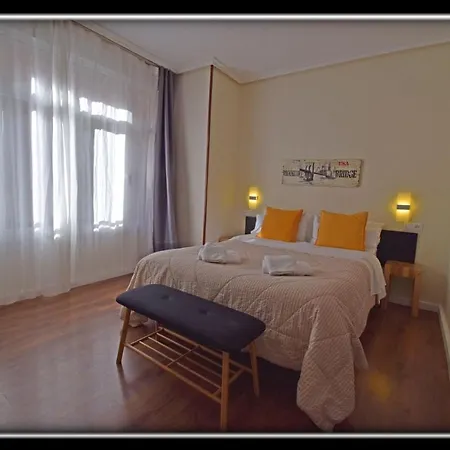 Centro בית הארחה 2*