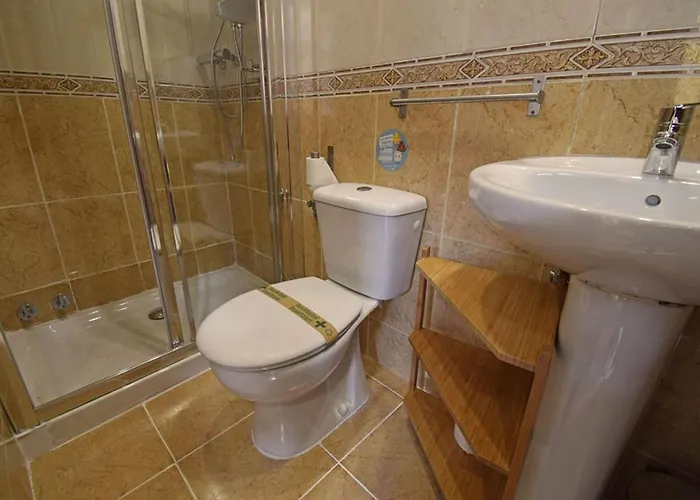 Centro בית הארחה 3*